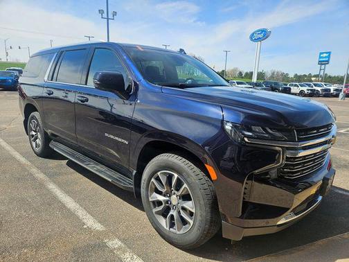 Midnight Blue Metallic 2024 Chevrolet Suburban LT