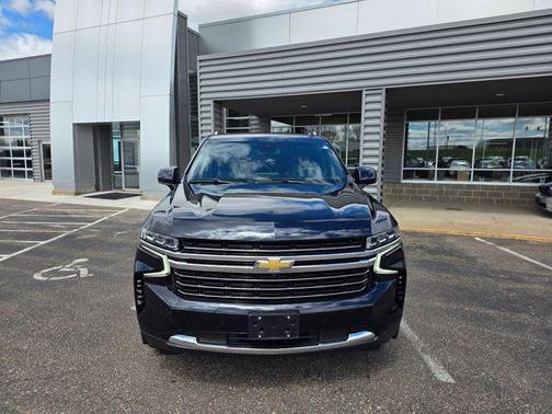 Midnight Blue Metallic 2024 Chevrolet Suburban LT