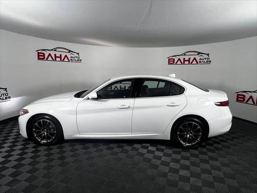 2018 Alfa Romeo Giulia Base