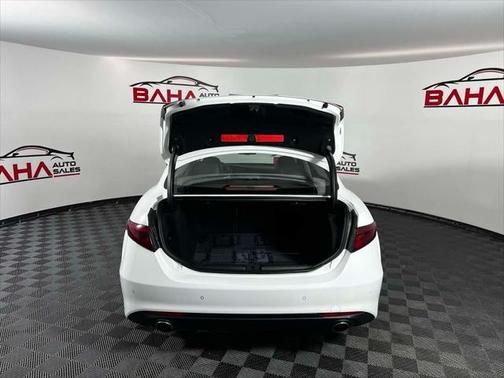 2018 Alfa Romeo Giulia Base