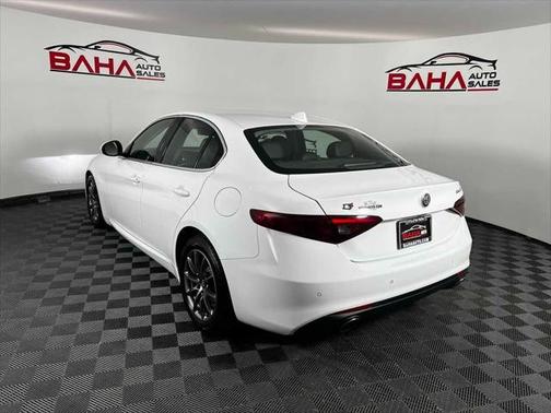 2018 Alfa Romeo Giulia Base