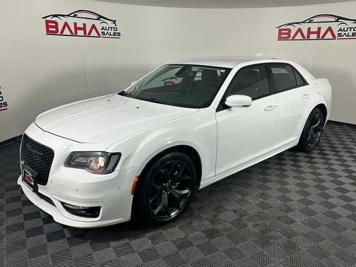 2021 Chrysler 300 Touring