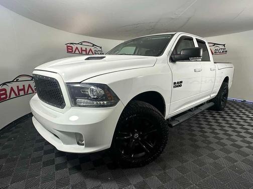 Brilliant Black Crystal Pearlcoat 2015 RAM 1500 Sport