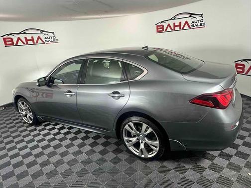 Graphite Shadow 2017 INFINITI Q70 3.7X