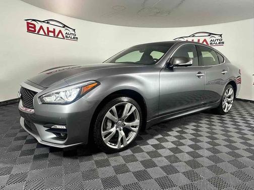 Graphite Shadow 2017 INFINITI Q70 3.7X