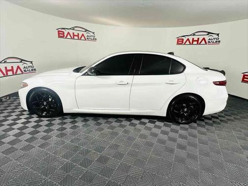 2021 Alfa Romeo Giulia Base