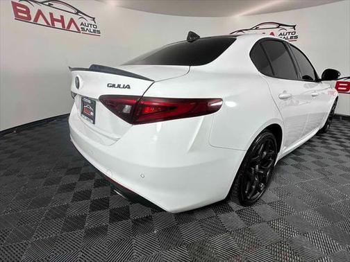 2021 Alfa Romeo Giulia Base