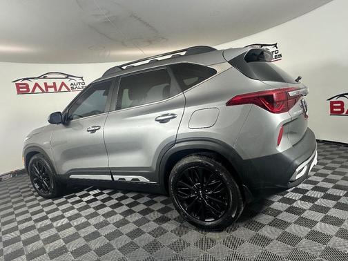 Steel Gray 2023 Kia Seltos Nightfall Edition