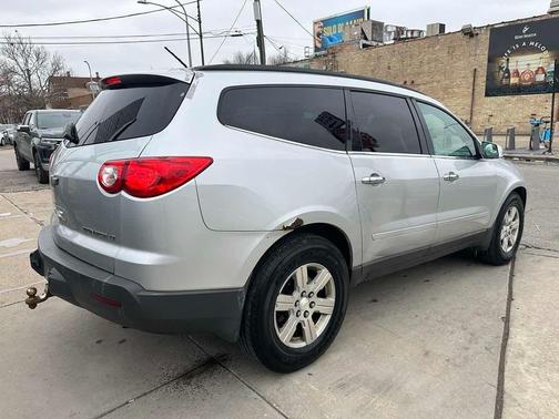 2011 Chevrolet Traverse 2LT