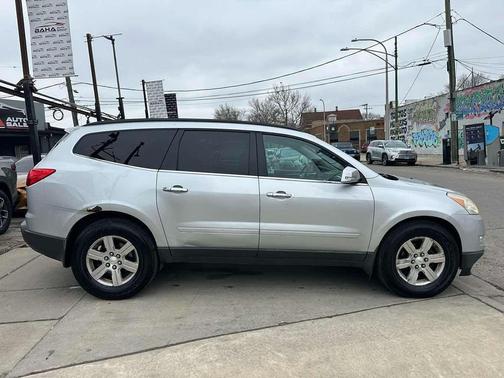 2011 Chevrolet Traverse 2LT