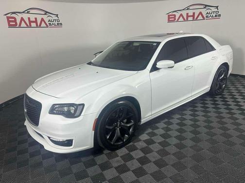 2023 Chrysler 300 Touring