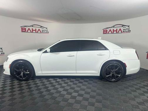 2023 Chrysler 300 Touring