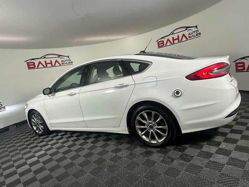 2017 Ford Fusion Hybrid SE