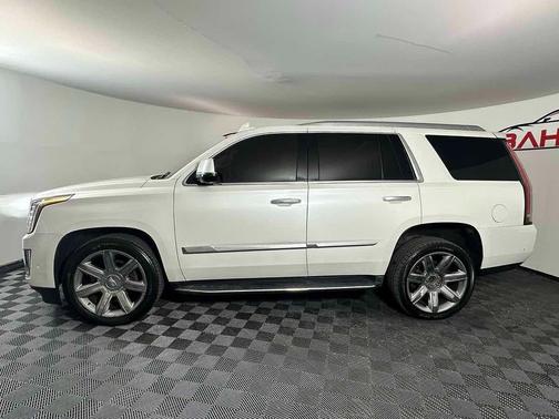 2017 Cadillac Escalade Luxury