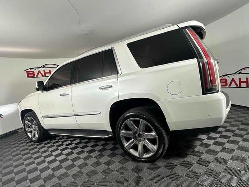 2017 Cadillac Escalade Luxury