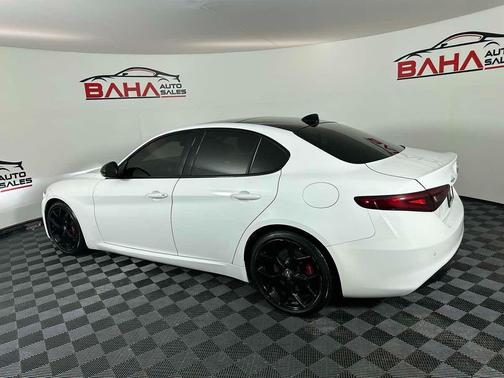 2020 Alfa Romeo Giulia Base