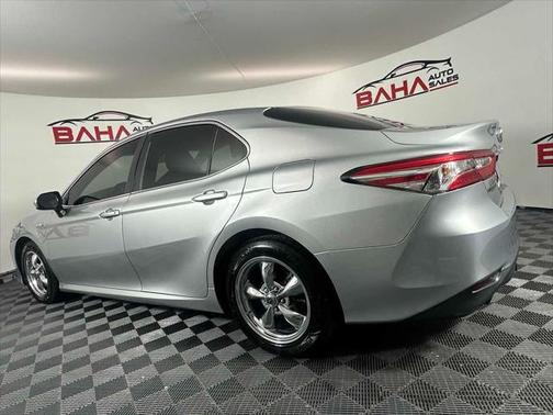 2018 Toyota Camry Hybrid LE