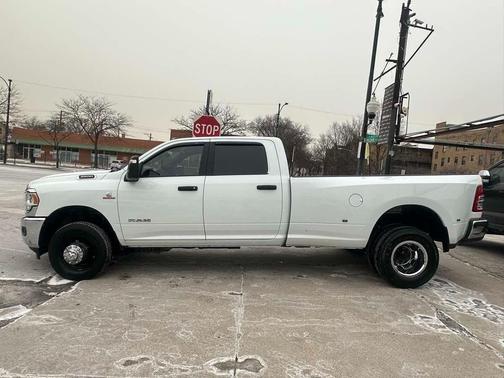 2023 RAM 3500 Big Horn Crew Cab 4x4 8' Box