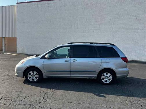 2004 Toyota Sienna XLE