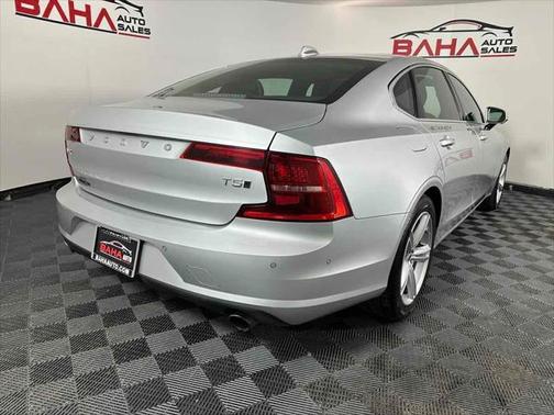 2018 Volvo S90 T5 Momentum