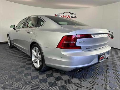 2018 Volvo S90 T5 Momentum