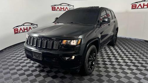 Diamond Black Crystal Pearlcoat 2018 Jeep Grand Cherokee Altitude