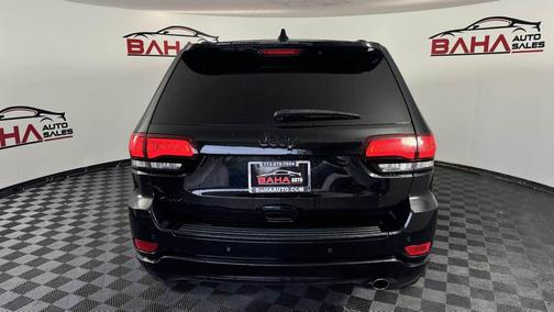 Diamond Black Crystal Pearlcoat 2018 Jeep Grand Cherokee Altitude