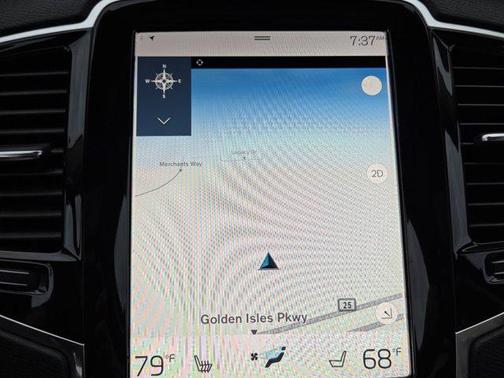 2022 Volvo XC90 T5 Momentum