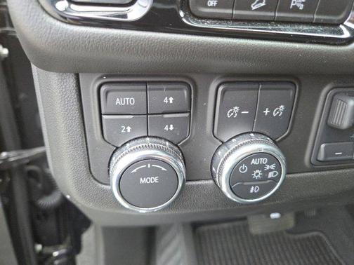 Onyx Black 2025 GMC Yukon XL 4WD Elevation