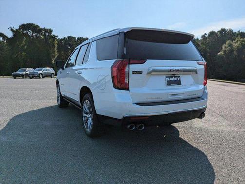 White Frost Tricoat 2024 GMC Yukon Denali