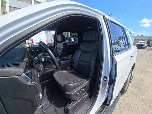 Summit White 2023 GMC Yukon Denali