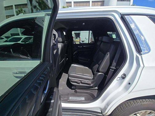 Summit White 2023 GMC Yukon Denali