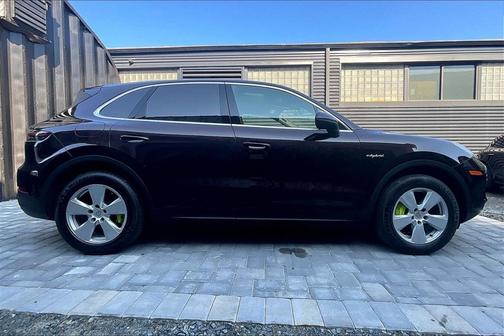 2023 Porsche Cayenne 