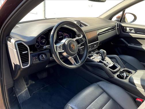 2023 Porsche Cayenne 