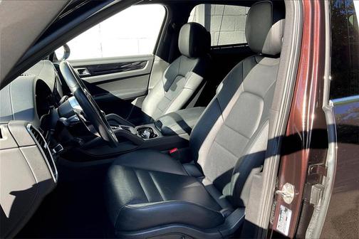 2023 Porsche Cayenne 