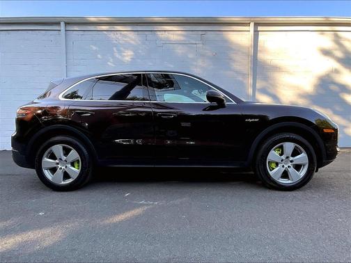 2023 Porsche Cayenne 