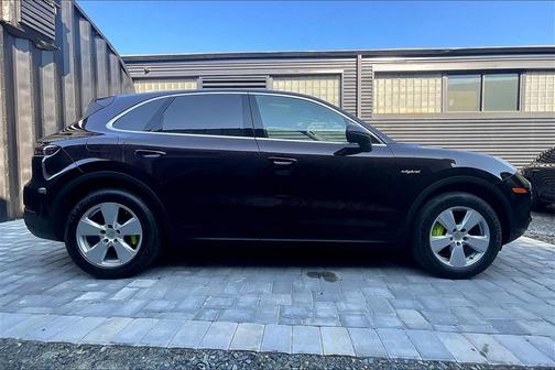 2023 Porsche Cayenne