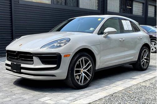 2025 Porsche Macan Base