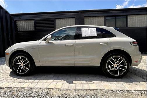 2025 Porsche Macan Base