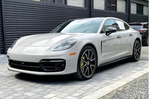 2022 Porsche Panamera E-Hybrid 4S
