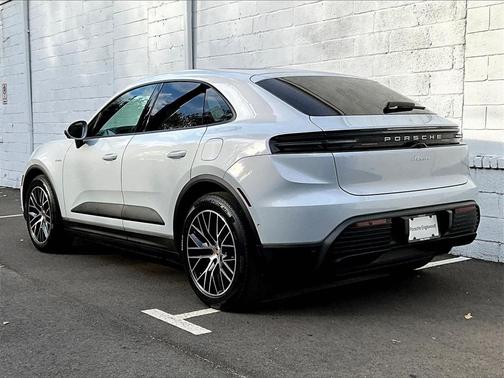 2025 Porsche Macan 