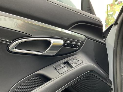 2024 Porsche 718 Cayman Style Edition