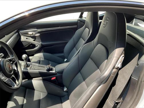 2024 Porsche 718 Cayman Style Edition