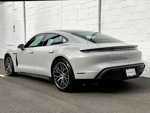 2024 Porsche Taycan 