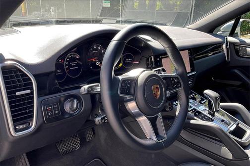 2023 Porsche Cayenne 