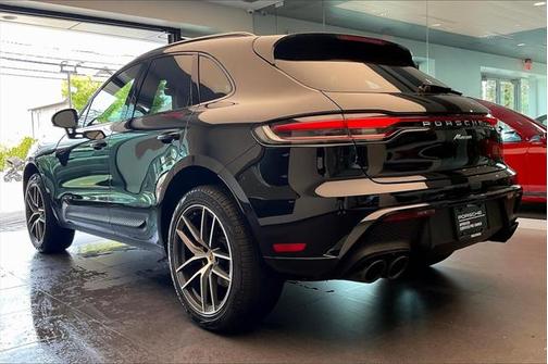2025 Porsche Macan Base