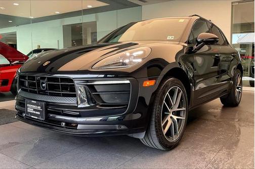 2025 Porsche Macan Base
