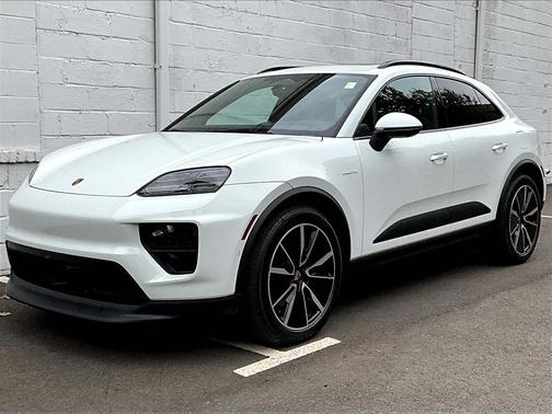 2025 Porsche Macan 4