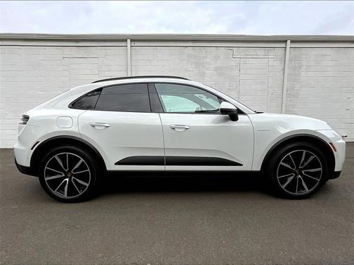 2025 Porsche Macan 4