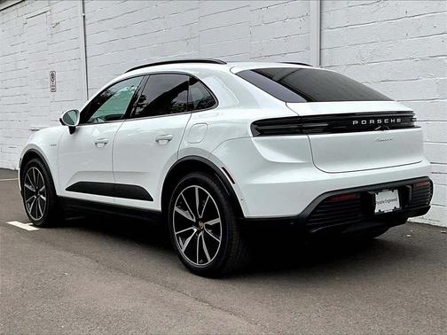 2025 Porsche Macan 4
